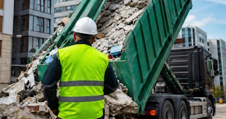 Вывоз строительного мусора в Черкесске: услуги лицензированной компании — ПроМусор